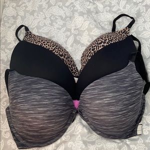 Victoria’s Secret pink bras